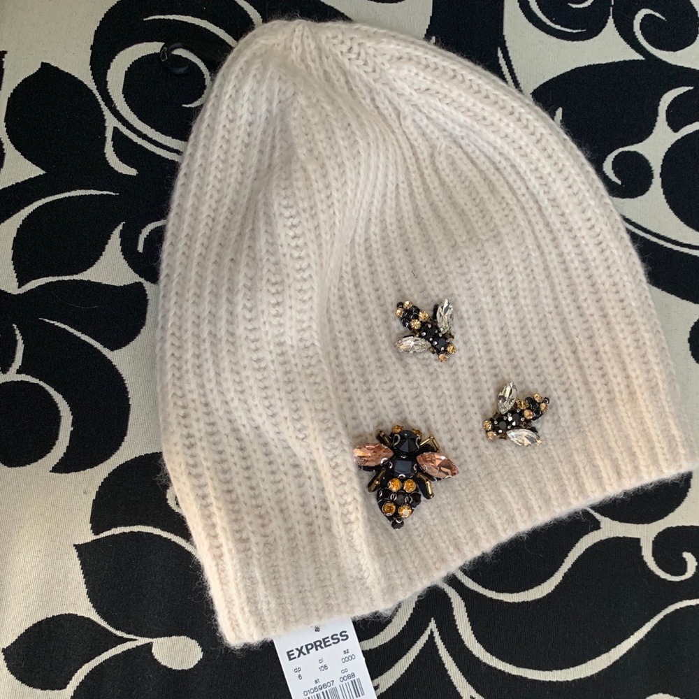 NWT Express beanie with jeweled bee detail
